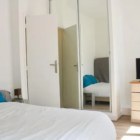 Appartamento Charming In Oberkampf Parigi